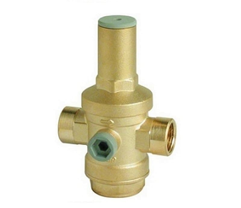 Регулятор давления бытовой Icma 246 1 1/2″ Ду40 Ру25 внутренняя резьба, латунный, поршневой, с выходом под манометр, Рн = 1 - 6 бар (91246AH05)